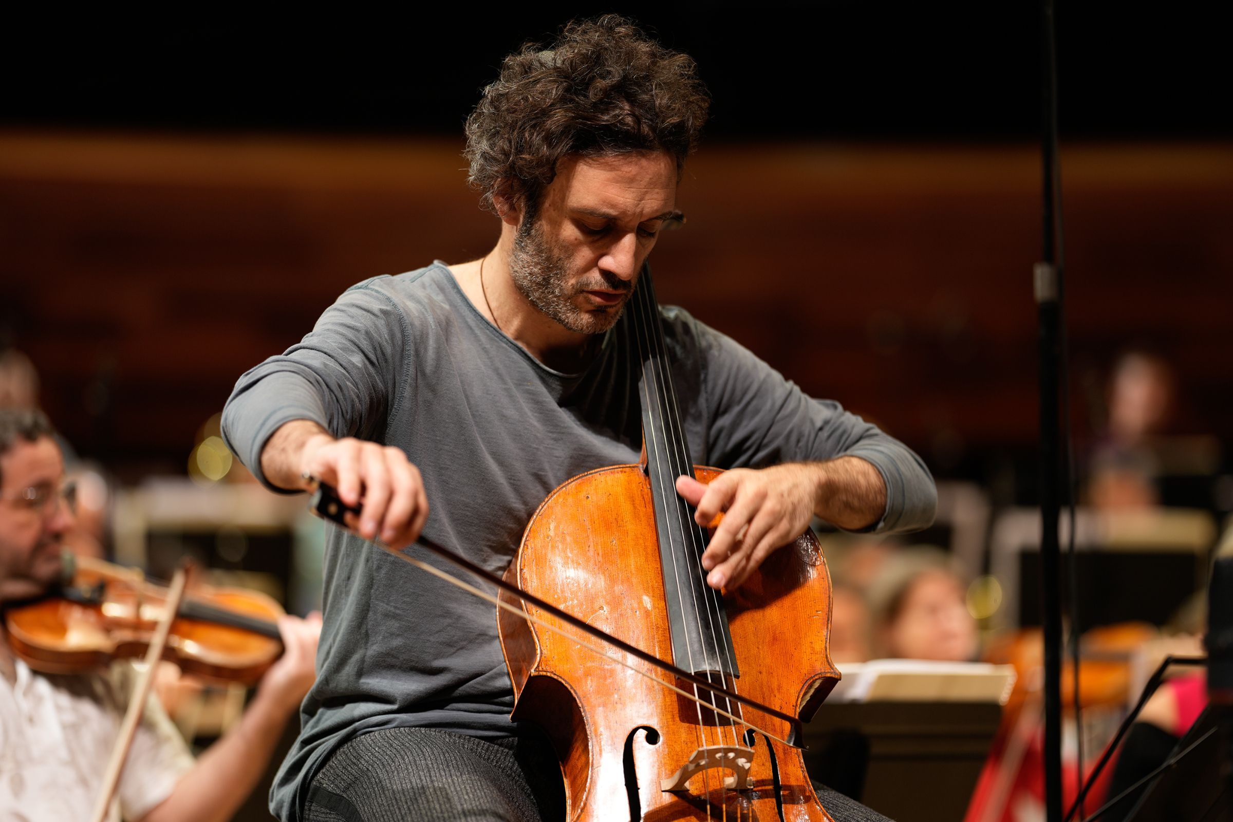 Nicolas Altstaedt en répétition avec l'Orchestre Philharmonique de Radio France © Christophe Abramowitz / Radio France