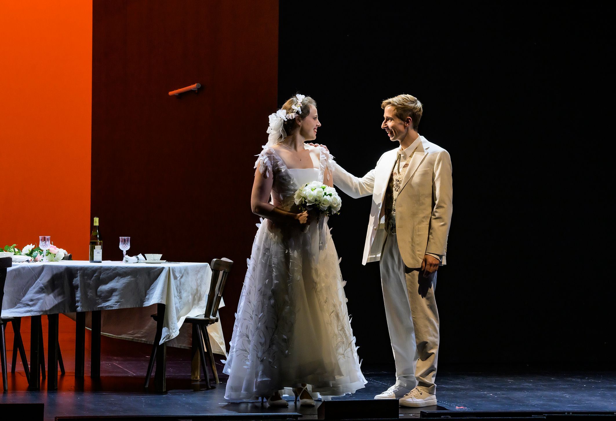 Julia Grüter (Stela) und Martin Platz (Tuomas) © Bettina Stoess
