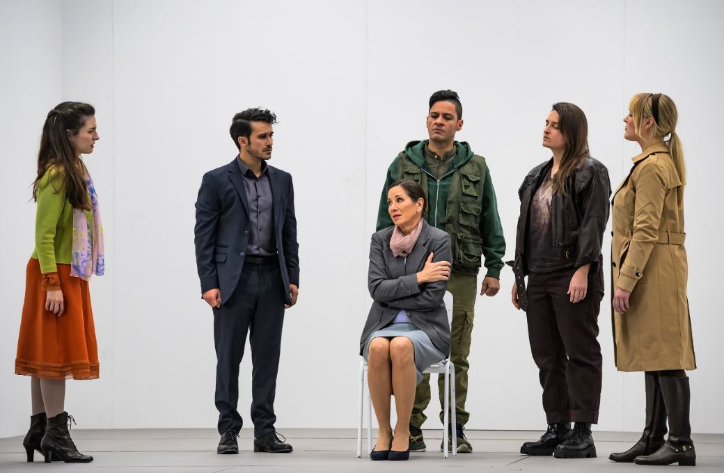 Martha Sotiriou, Manuel Ried, Fredrika Brillembourg, Emanoel Velozo, Lou Denès, Caroline Ottocan © Bettina Stoess