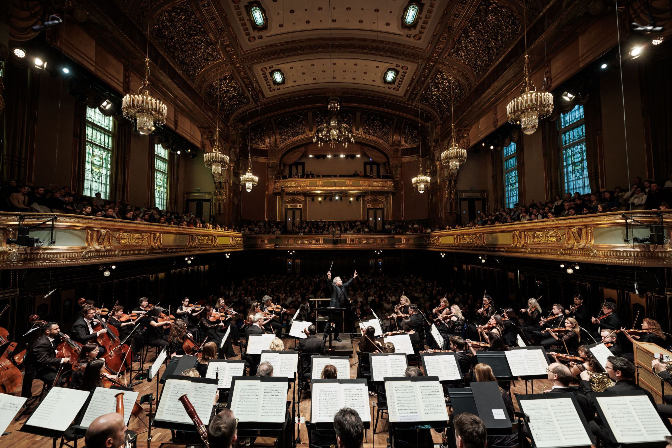 András Keller conducts Concerto Budapest © Mudra László