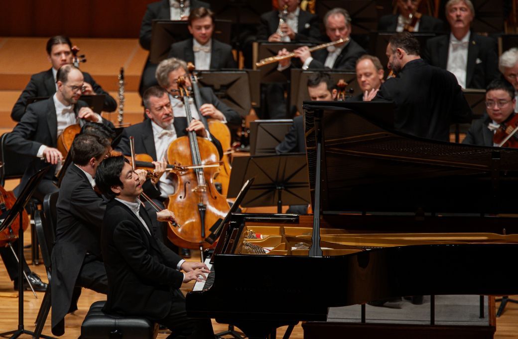 Sunwook Kim, Kirill Petrenko and the Berliner Philharmoniker &copy; Won Hee Lee, courtesy of Vincero