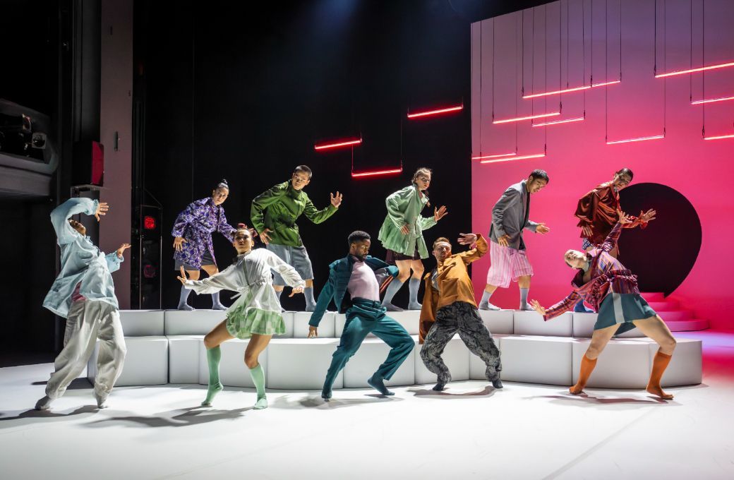 TanzLuzern in Phoebe Jewitt's <i>White Rabbit</i> © Ingo Hoehn