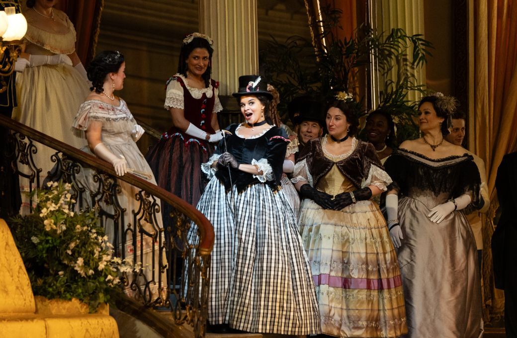 Julie Roset (Fiakermilli) and chorus &copy; Marty Sohl | Met Opera