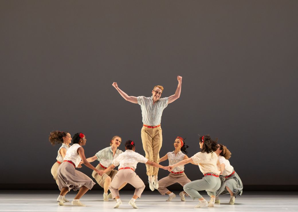 Lee Duveneck and Paul Taylor Dance Company in <i>Company B</i> &copy; Ron Thiele