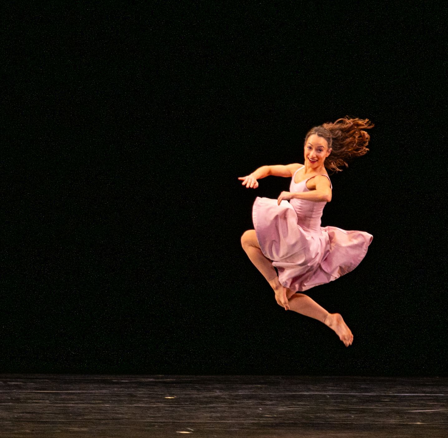 Lisa Borres Casey in Paul Taylor's <i>Esplanade</i> &copy; Ron Thiele