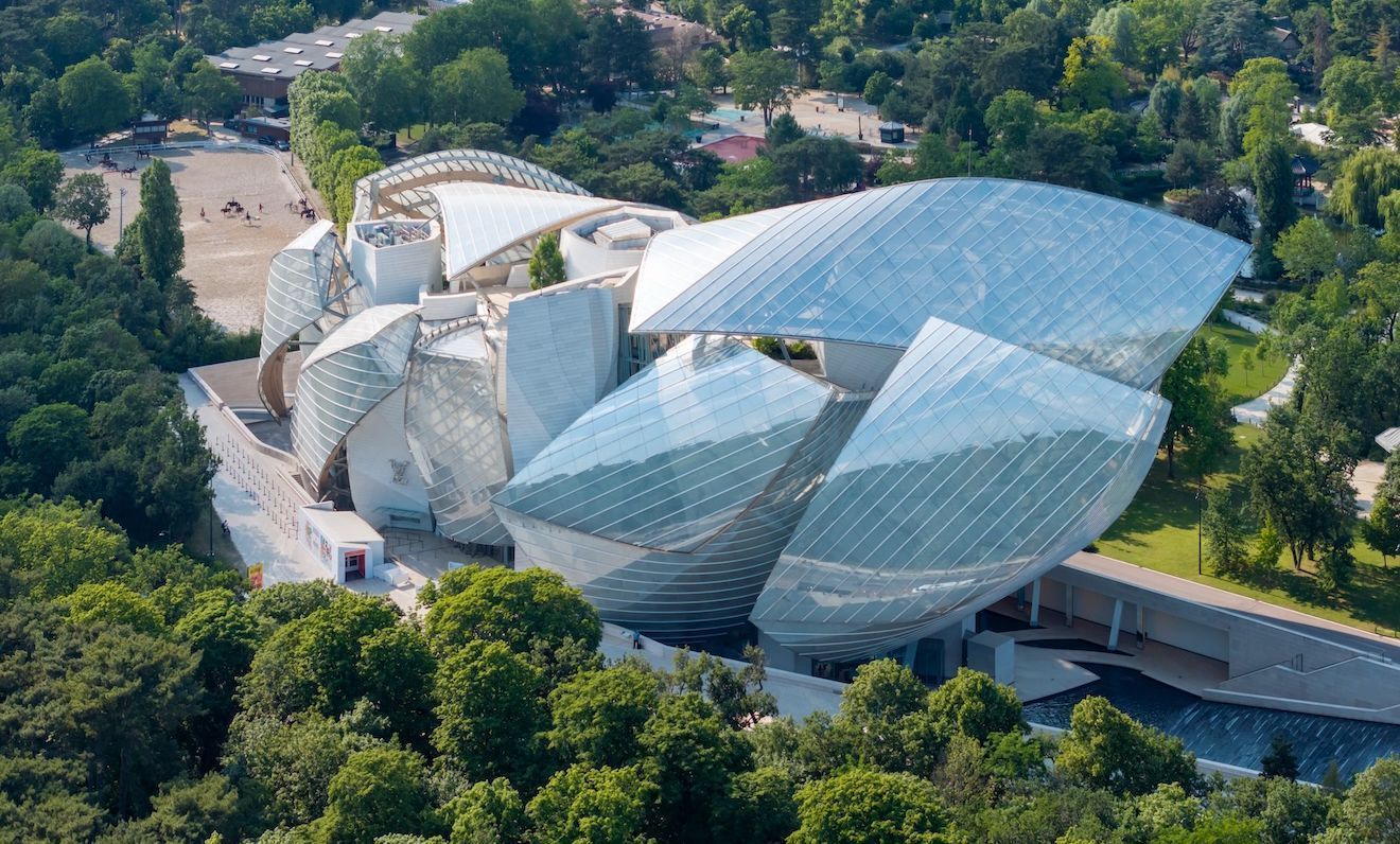 Vue aérienne du bâtiment de la Fondation Louis Vuitton &copy; Fondation Louis Vuitton / Iwan Baan