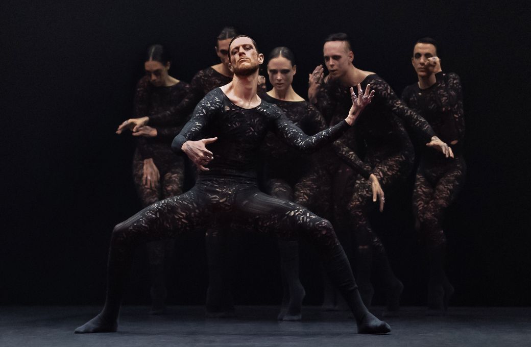 S-E-D in Sharon Eyal and Gai Behar's <i>Into the Hairy</i> © Katerina Jebb