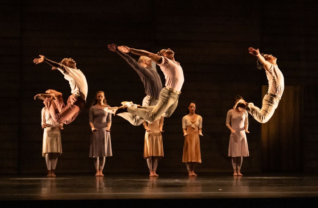 Paul Taylor Dance Company in <i>Speaking in Tongues</i> © Steven Pisano