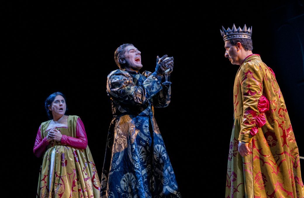 Carmela Remigio (Caterina), Riccardo Fassi (Mocenigo) and Vito Priante (Lusignano) © Gianfranco Rota