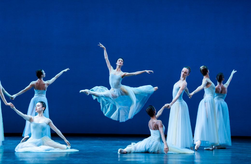 Fumi Kaneko with The Royal Ballet in George Balanchine's <i>Serenade</i> © 2025 Tristram Kenton