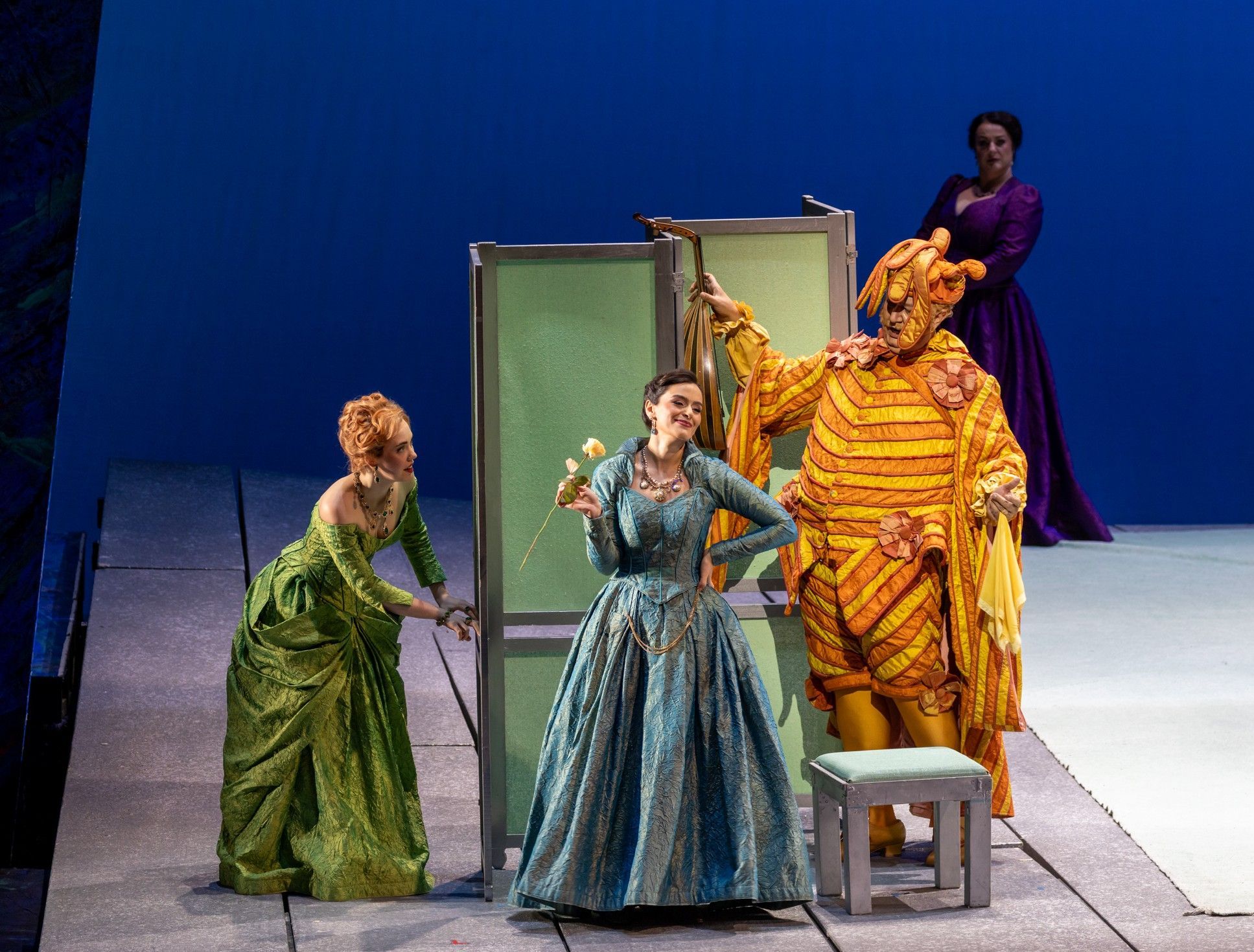 Alma Neuhaus (Meg Page), Ruzan Mantashyan (Alice FOrd), Ambrogio Maestri (Falstaff)