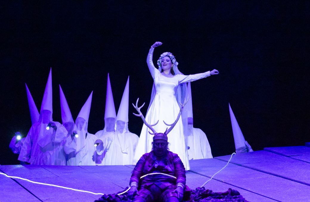 Emily Pogorelc (Nannetta), Ambrogio Maestri (Falstaff) &copy; Wiener Staatsoper | Stephan Br&uuml;ckler