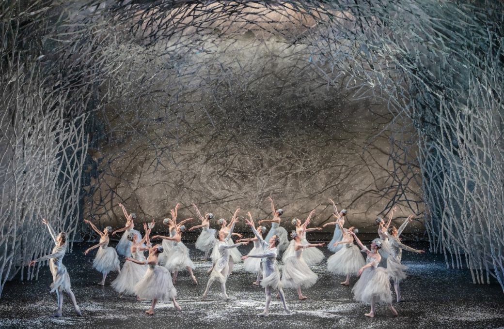 Artists of Birmingham Royal Ballet in the Snow Scene in Sir Peter Wright's <i>The Nutcracker</i> © Johan Persson