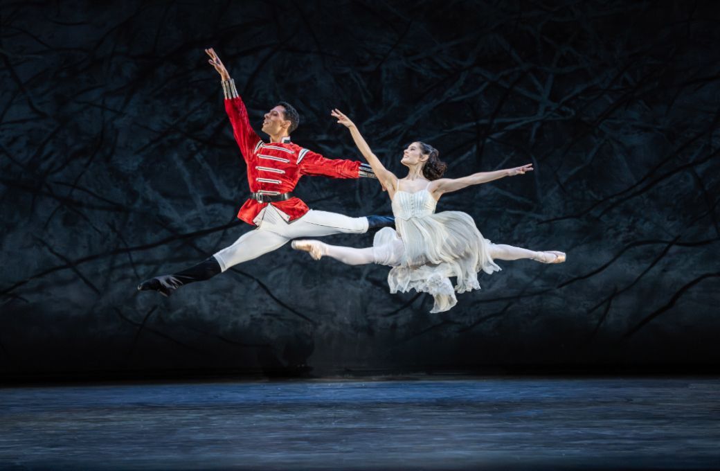 Tyrone Singleton and Sofia Liñares in Sir Peter Wright's <i>The Nutcracker</i> © Johan Persson