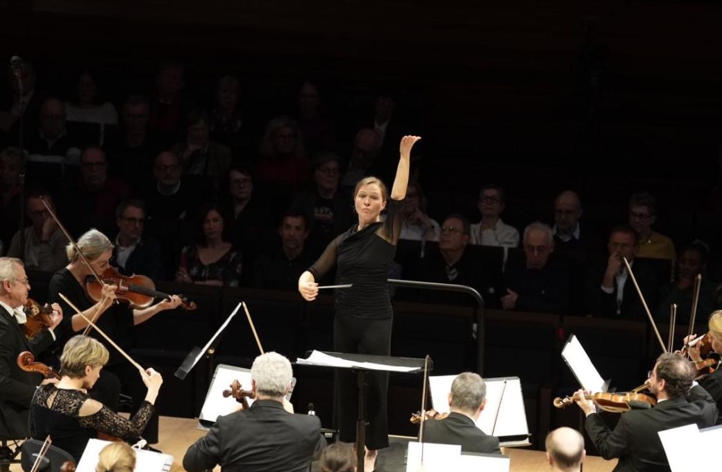 Mirga Gražinytė-Tyla conducting the Orchestre Philharmonique de Radio France © Christophe Abramowitz | Radio France