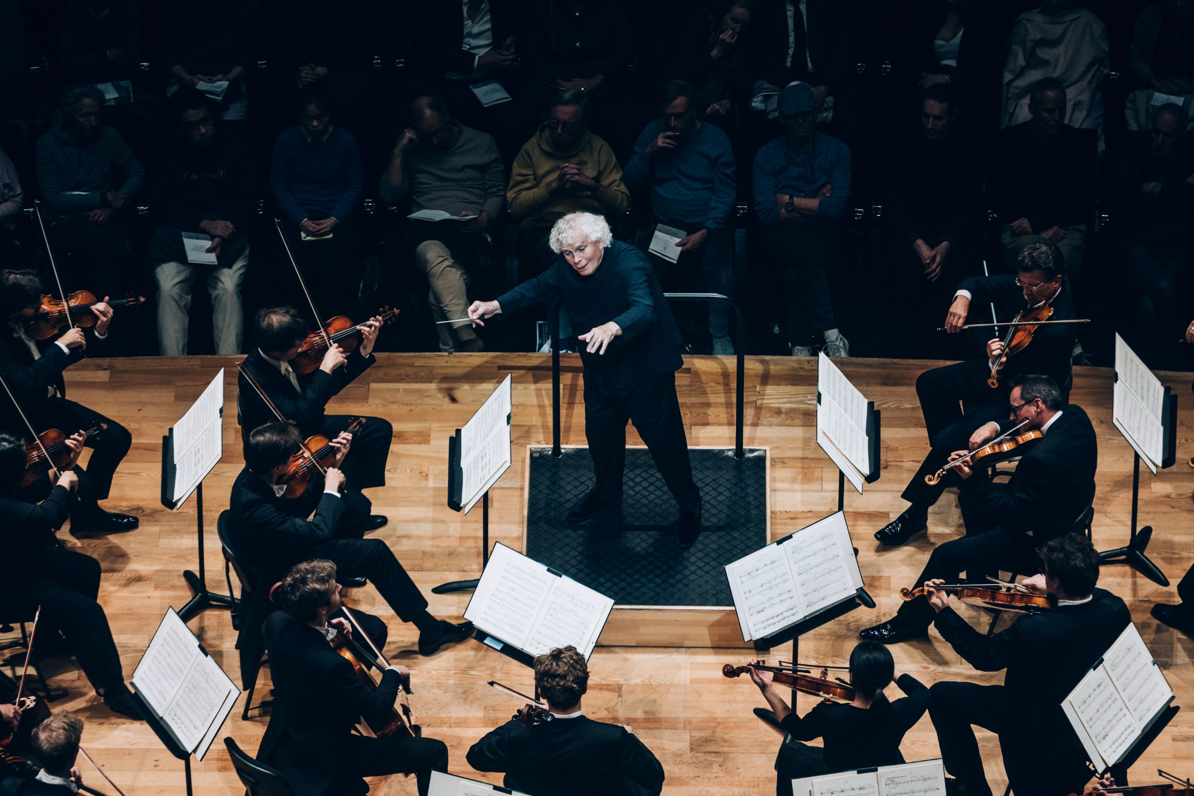 Simon Rattle dirige l'Orchestre symphonique de la radio bavaroise à la Philharmonie &copy; Ondine Bertrand / Cheeese