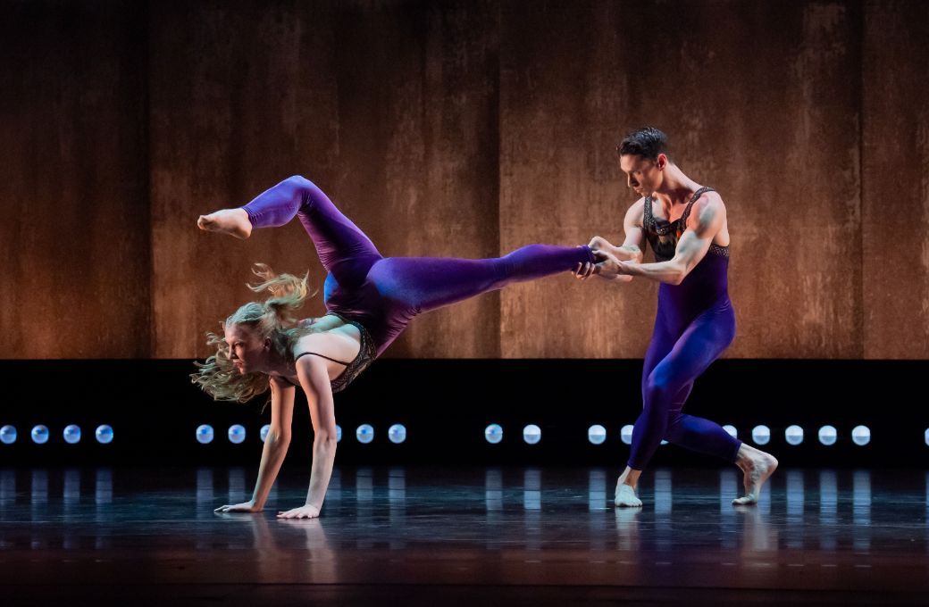 Elizabeth Chapa and John Harange in Lauren Lovette's <i>stim</i> © Hisae Aihara