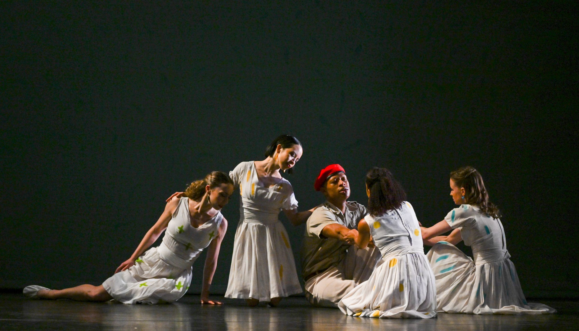 Paul Taylor Dance Company in <i>Sunset</i> © Ron Thiele