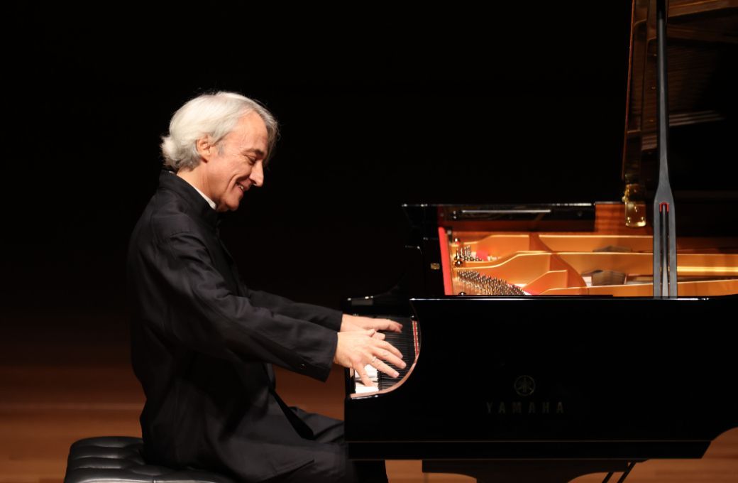 Jean-Efflam Bavouzet &copy; Da Ping Luo, courtesy Chamber Music Society of Lincoln Center