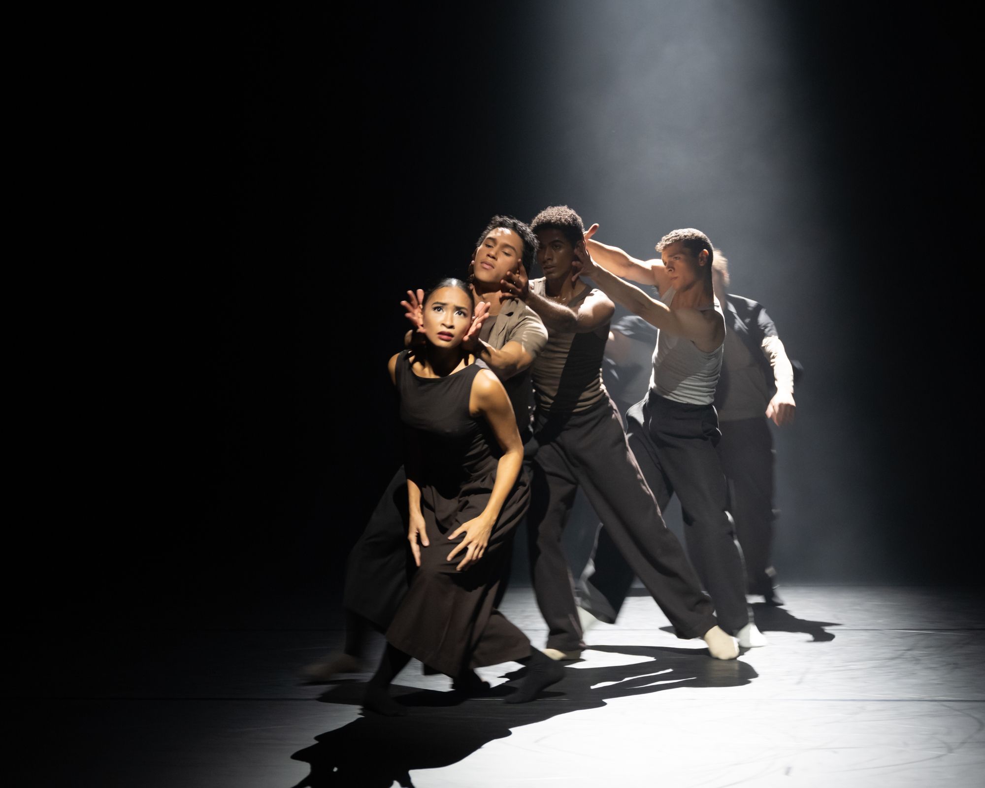 Sahel Flora Pascual and London City Ballet in Tasha Chu's <i>Soon</i> © Photography by ASH