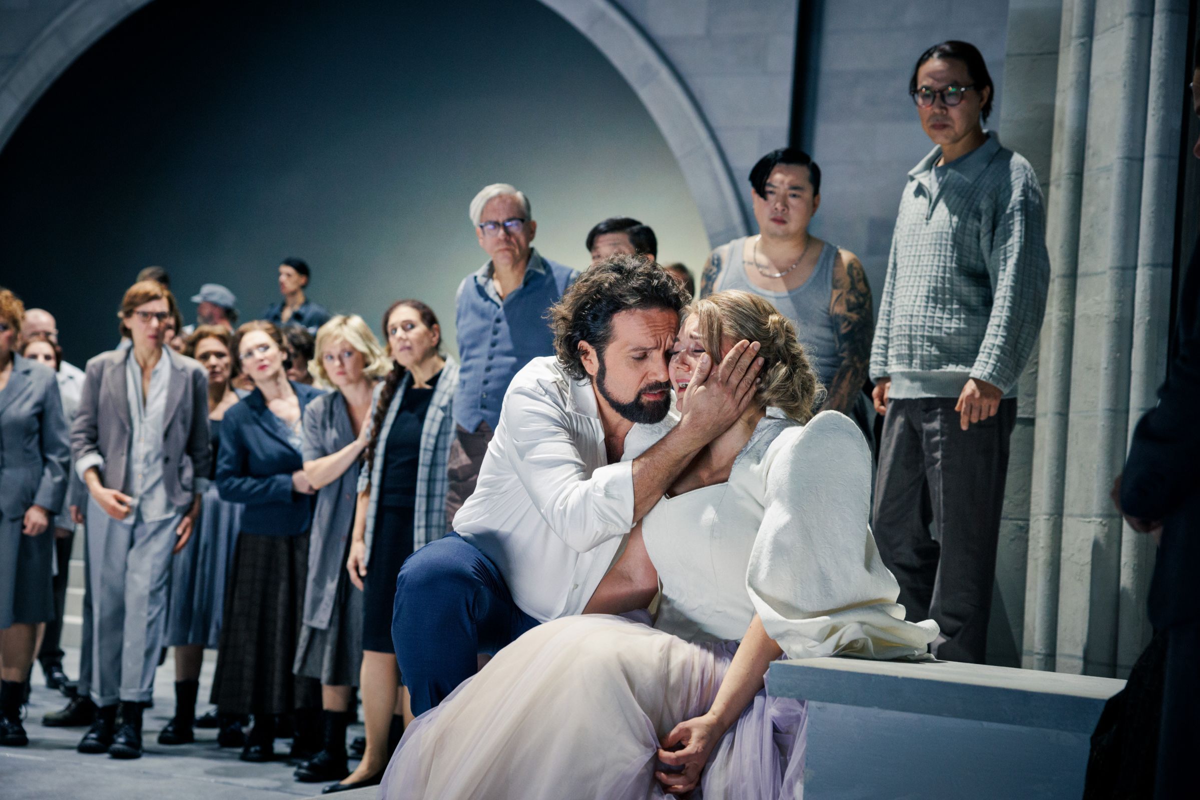 Mirko Roschkowski (Lohengrin) und Pauliina Linnosaari (Elsa) &copy; Felix Grünschloß