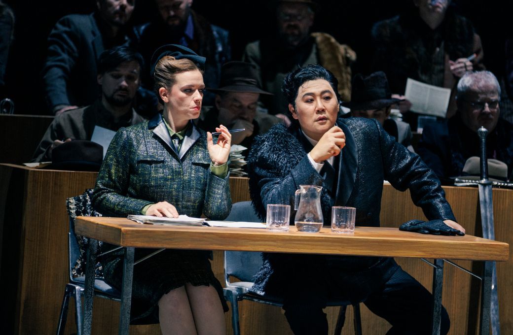 Dorothea Spilger (Ortrud) und Kihun Yoon (Friedrich von Telramund) &copy; Felix Gr&uuml;nschlo&szlig;