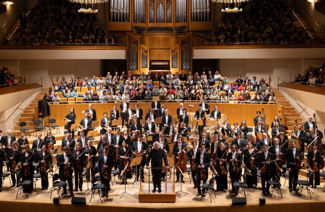La BRSO y Simon Rattle © BR/Astrid Ackermann