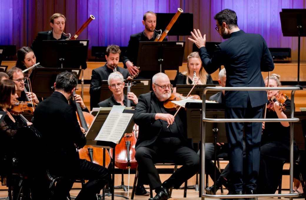 Dinis Sousa conducts the Royal Northern Sinfonia © Tynesight Photographic