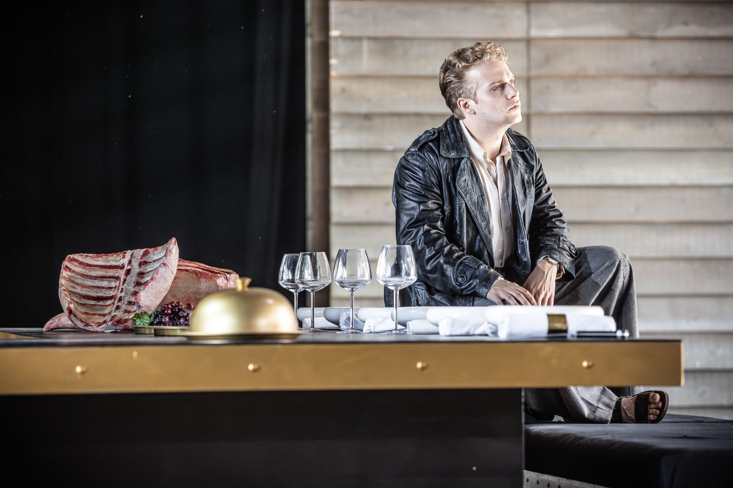 Hugh Cutting (Unulfo) in <i>Rodelinda</i> © Craig Fuller (Garsington Opera, June 2025)