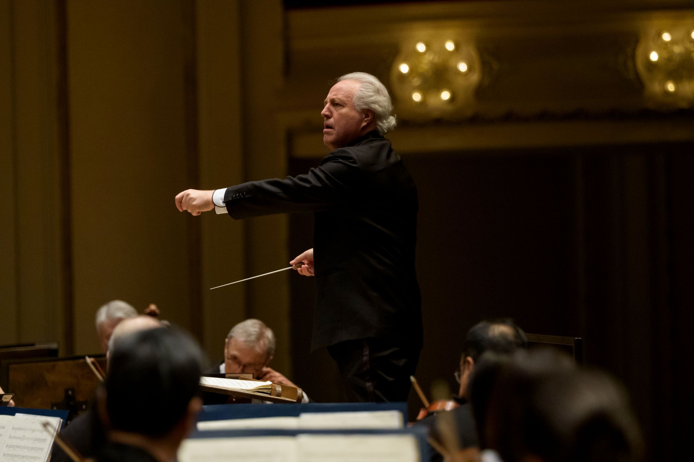 Manfred Honeck conducts the Chicago Symphony Orchestra © Todd Rosenberg Photography