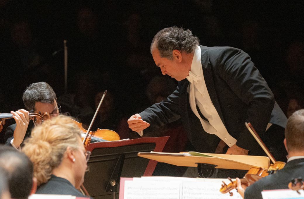 Tugan Sokhiev dirige les Münchner Philharmoniker à la Halle aux grains &copy; William Wartel