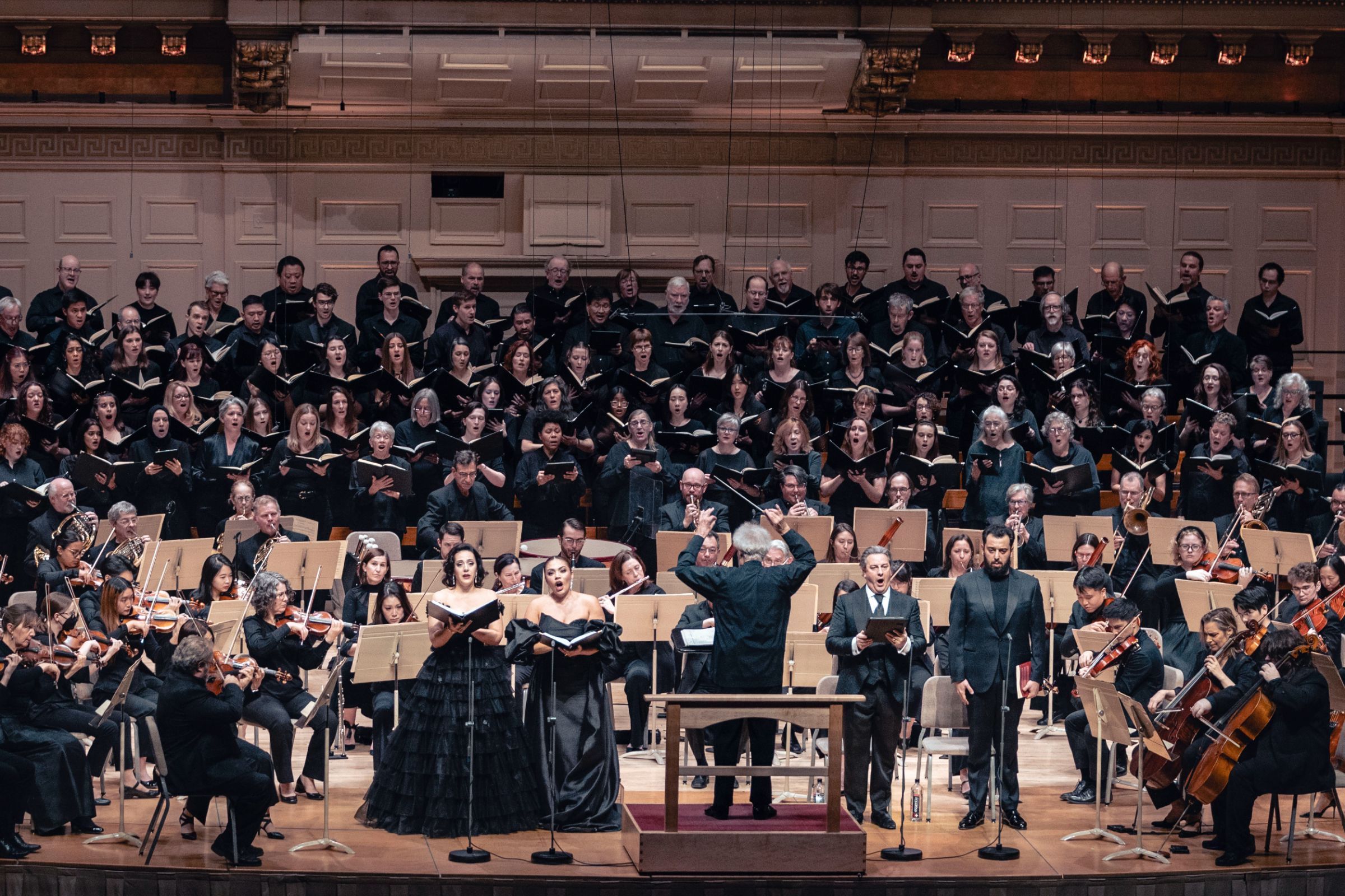 The Boston Philharmonic perform Verdi’s <i>Messa da Requiem</i> &copy; Paul Mardy