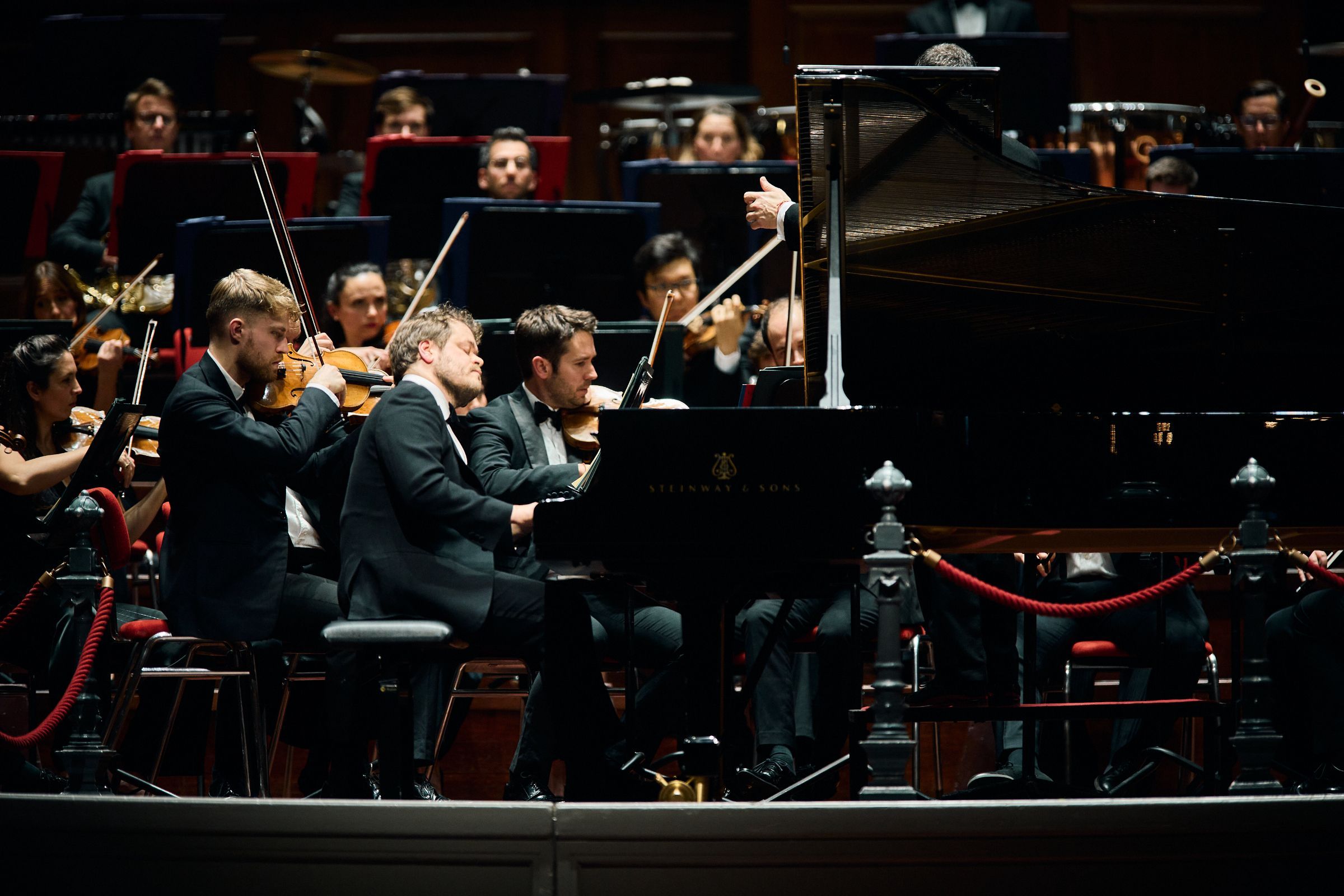 Benjamin Grosvenor and the Sinfonia of London &copy; Eduardus Lee