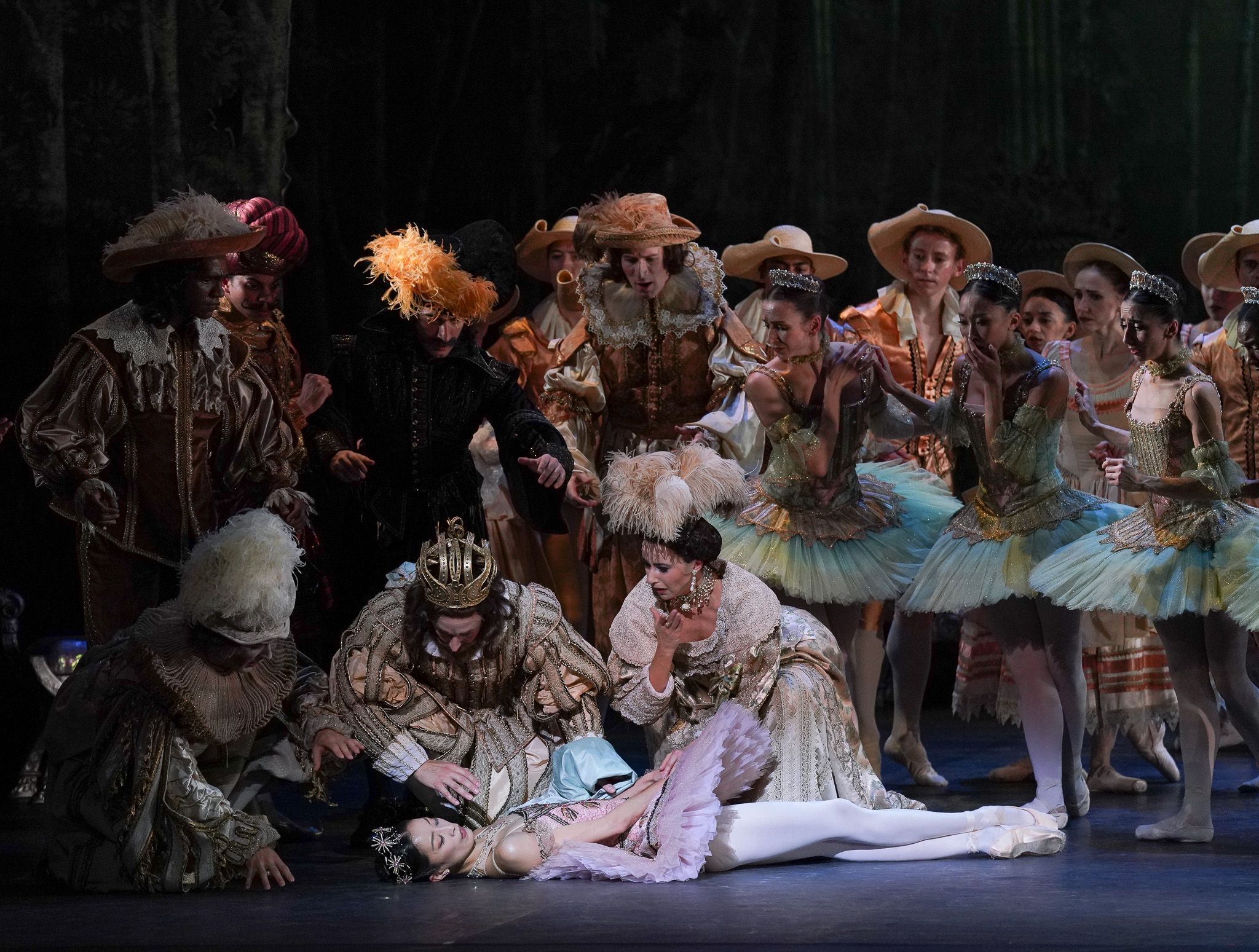 Sangeun Lee as Aurora with English National Ballet in Sir Kenneth MacMillan's <i>The Sleeping Beauty</i> &copy; Isabella Turolla