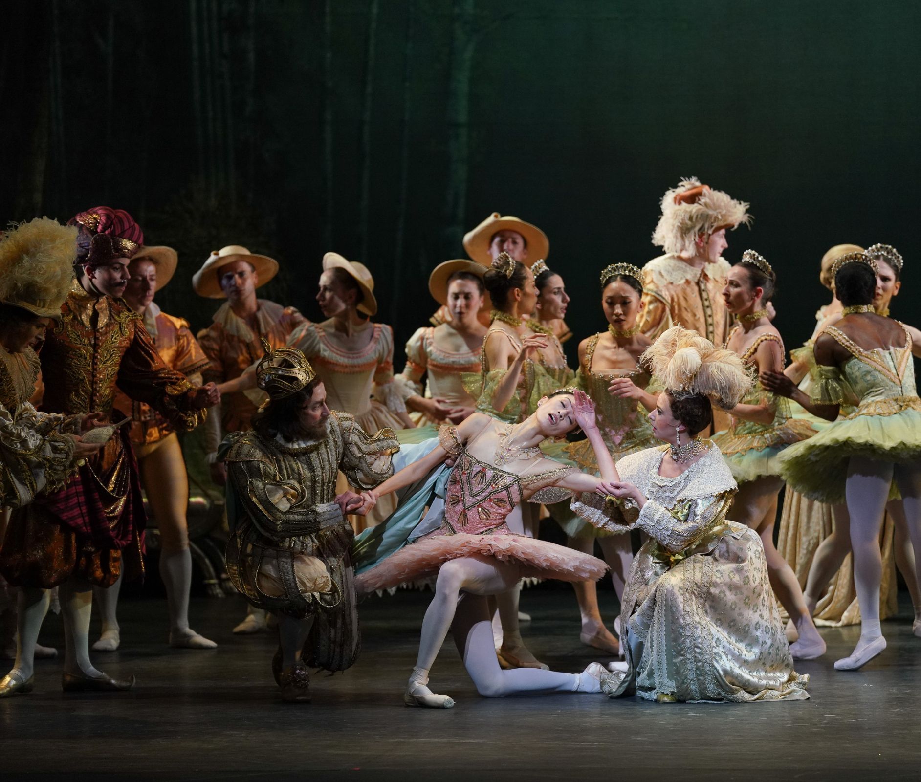 Sangeun Lee as Aurora with English National Ballet in Sir Kenneth MacMillan's <i>The Sleeping Beauty</i> &copy; Isabella Turolla