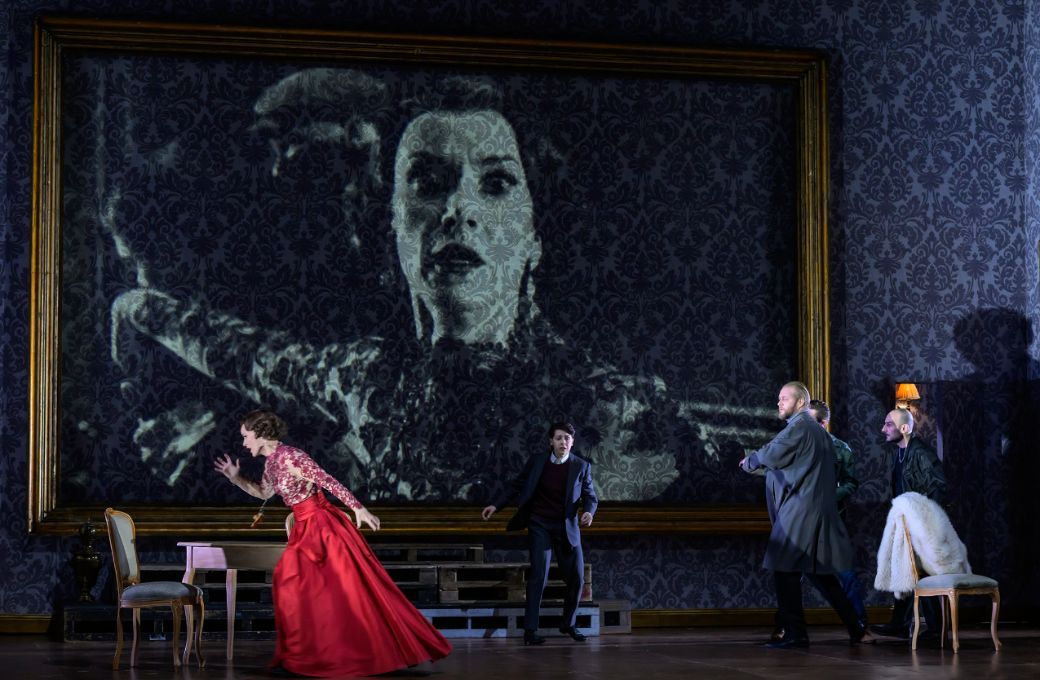 Vida Miknevičiūtė (Fedora), Arianna Manganello (Dmitri) and Tobias Kehrer (Grech) © Bettina Stöß