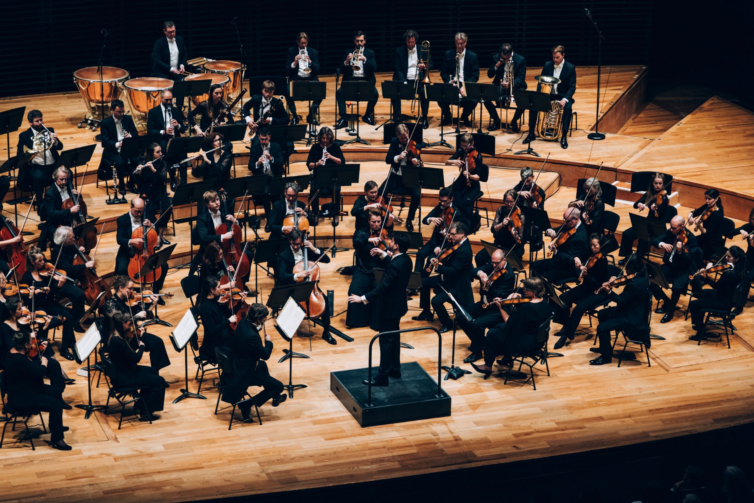 Lahav Shani et l'Orchestre philharmonique de Rotterdam © Antoine Benoit-Godet / Cheeese
