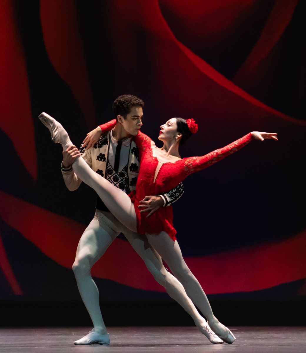 David Motta Soares and Maia Makhateli in <i>Carmen</i> &copy; Carol Lancelloti