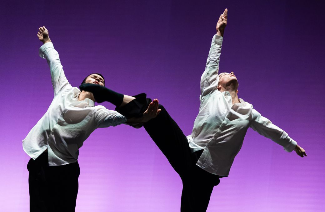 James Pett and Travis Clausen-Knight in <i>Imago</i> © Carol Lancelloti