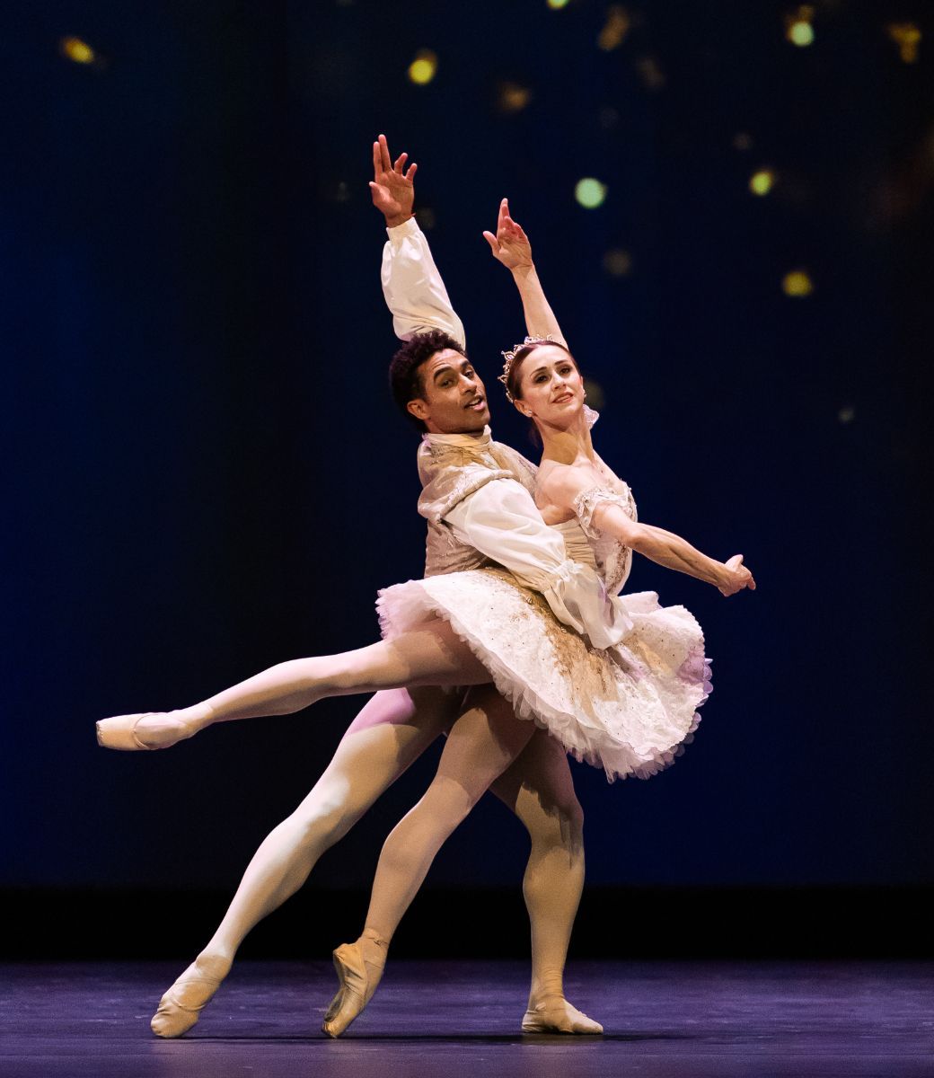 Patricio Revé and Marianela Núñez in the grand pas de deux from <i>The Nutcracker</i> © Carol Lancelloti