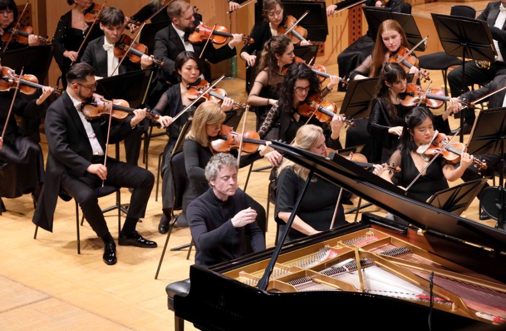 Paul Lewis and Concerto Budapest &copy; Mark Stedman | National Concert Hall