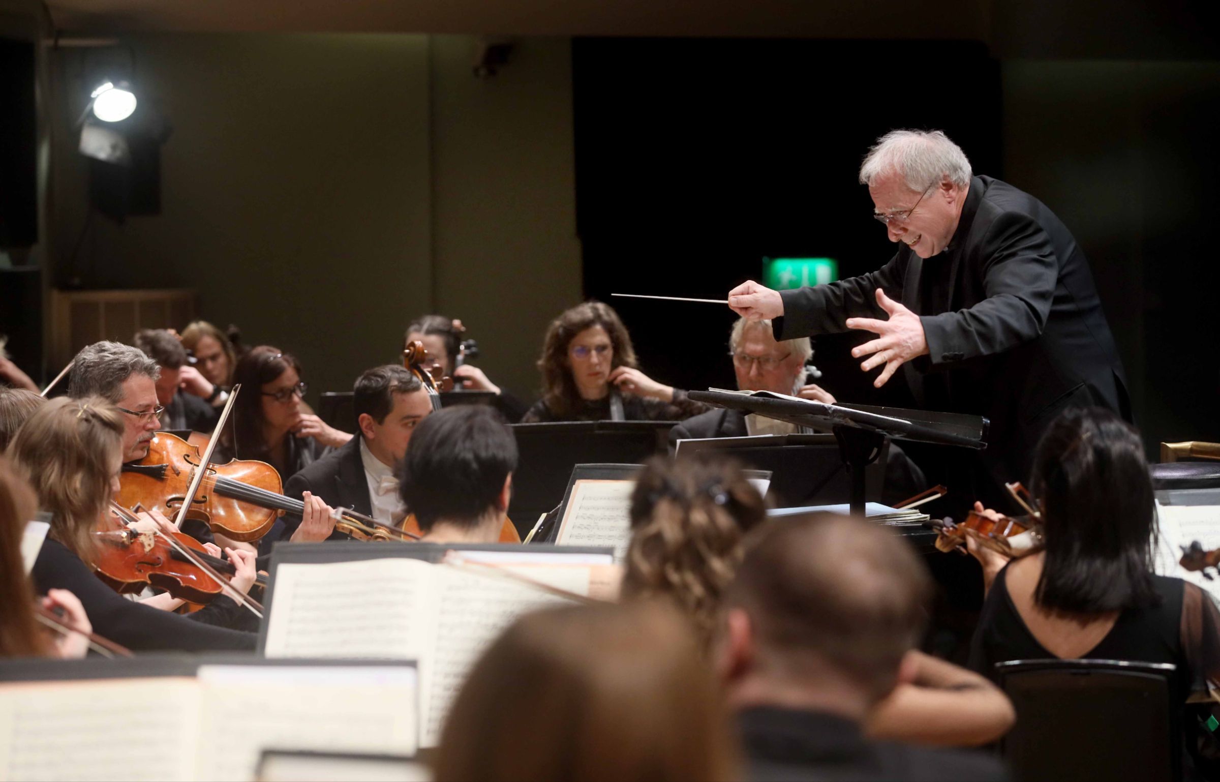 András Keller conducts Concerto Budapest &copy; Mark Stedman | National Concert Hall