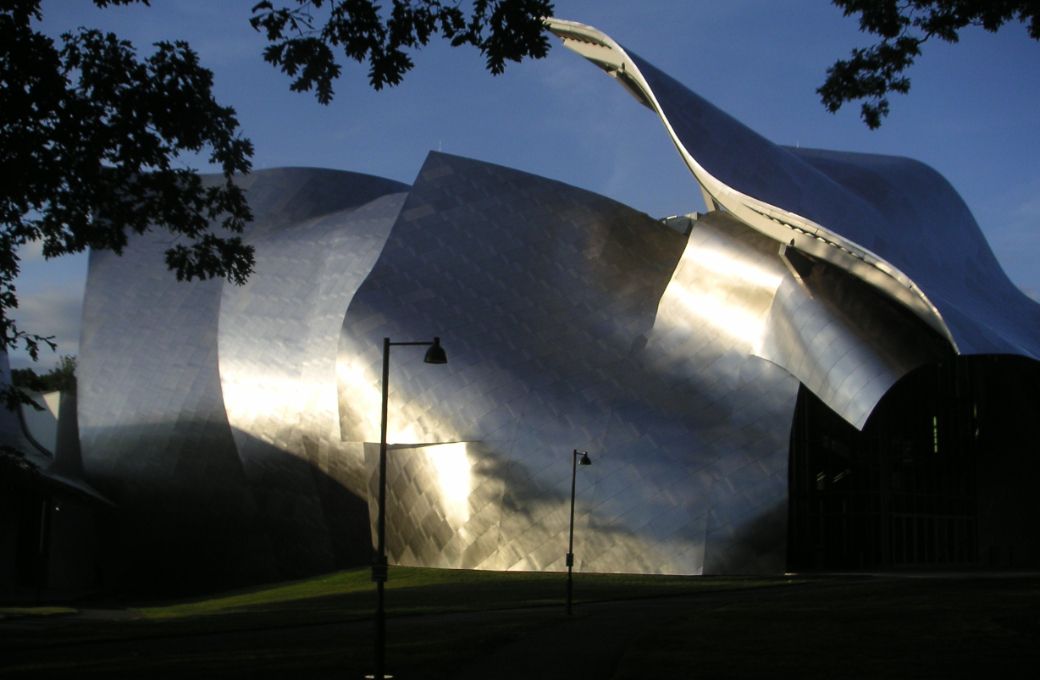 Richard B Fisher Centre for the Performing Arts, Annandale-on-Hudson &copy; Paul Masck | CC BY-SA 2.5 via Wikimedia Commons