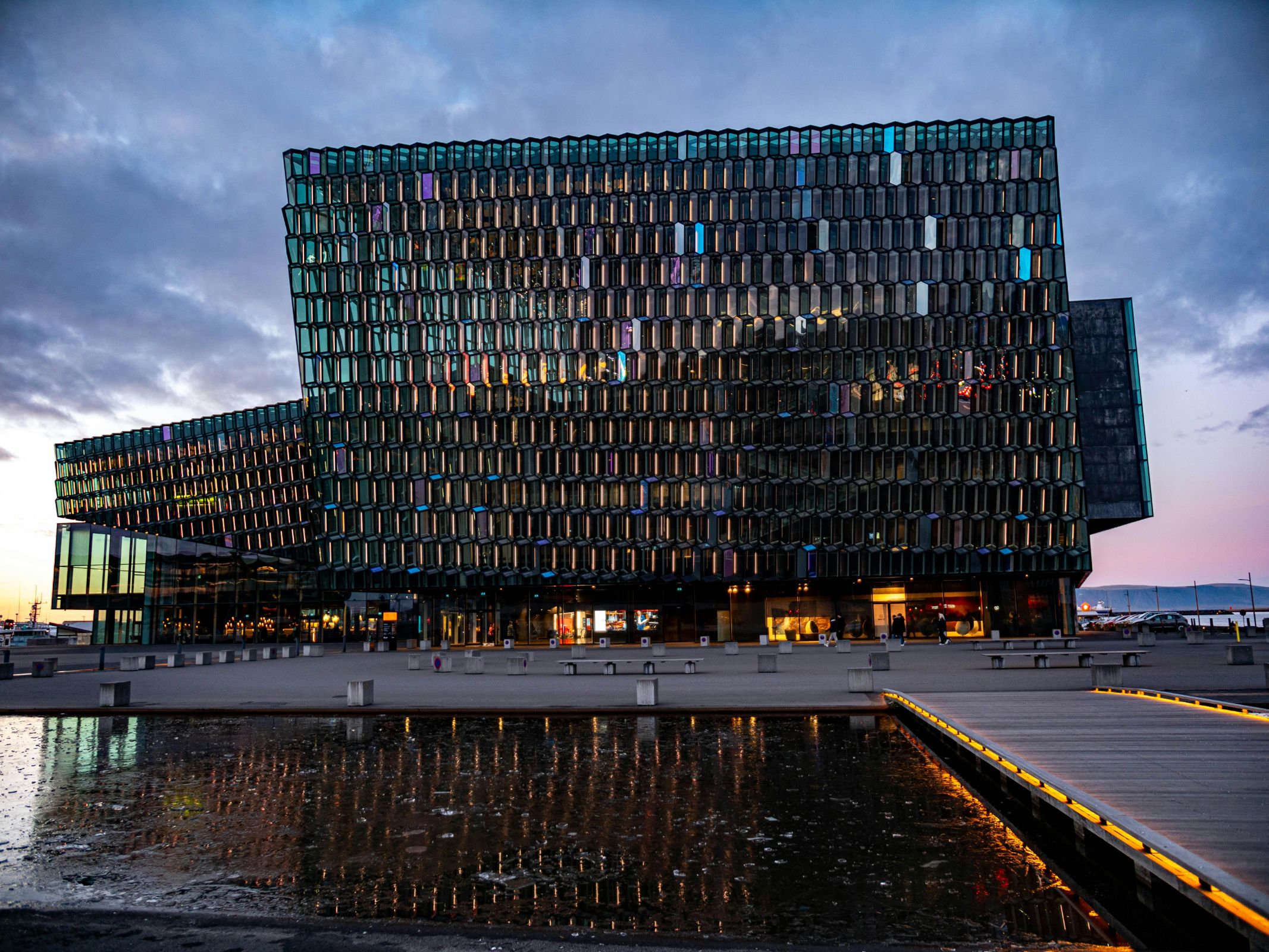 Harpa, Reykjavík &copy; Bogdan Giurca, Pexels