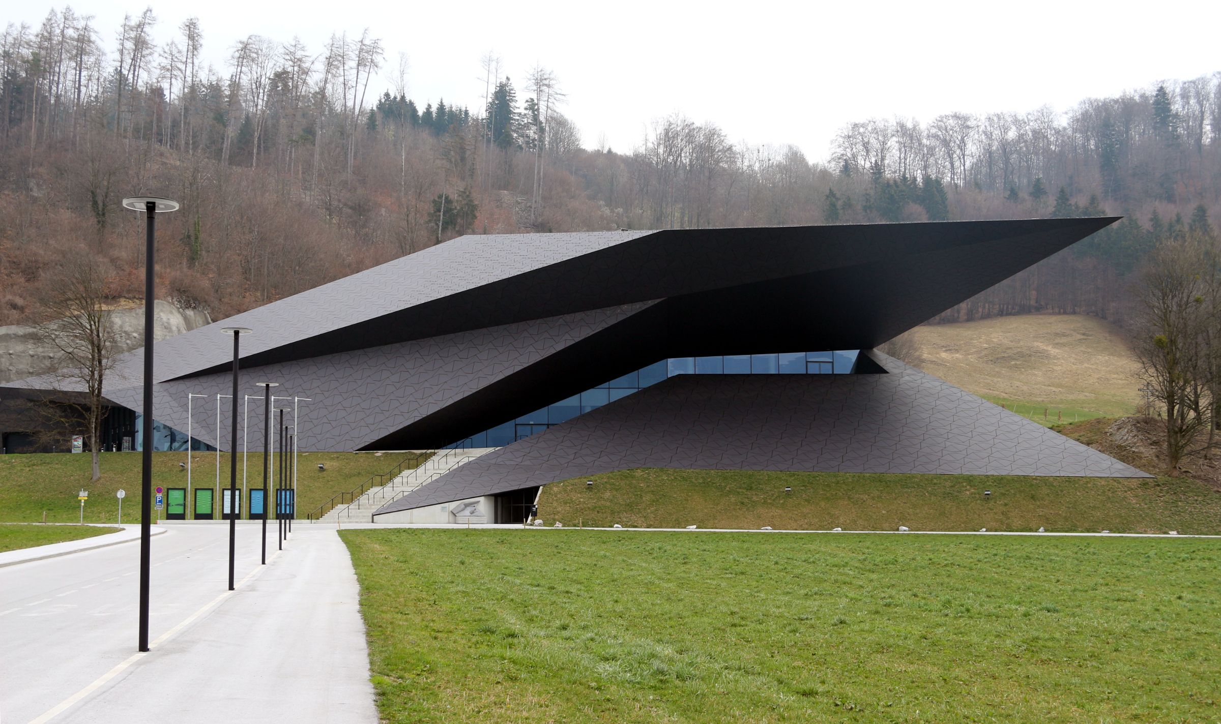 Neues Festspielhaus Erl, Tirol &copy; Braveheart | CC BY-SA 4.0 via Wikimedia Commons