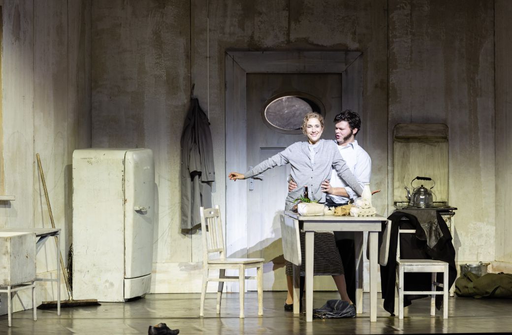 Juliane Banse (Gertrude) and Thomas Mole (Peter) © Geoffroy Schied