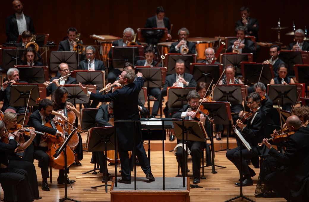 Daniel Harding conducts the Orchestra dell'Accademia Nazionale di Santa Cecilia &copy; Won Hee Lee, courtesy of Vincero