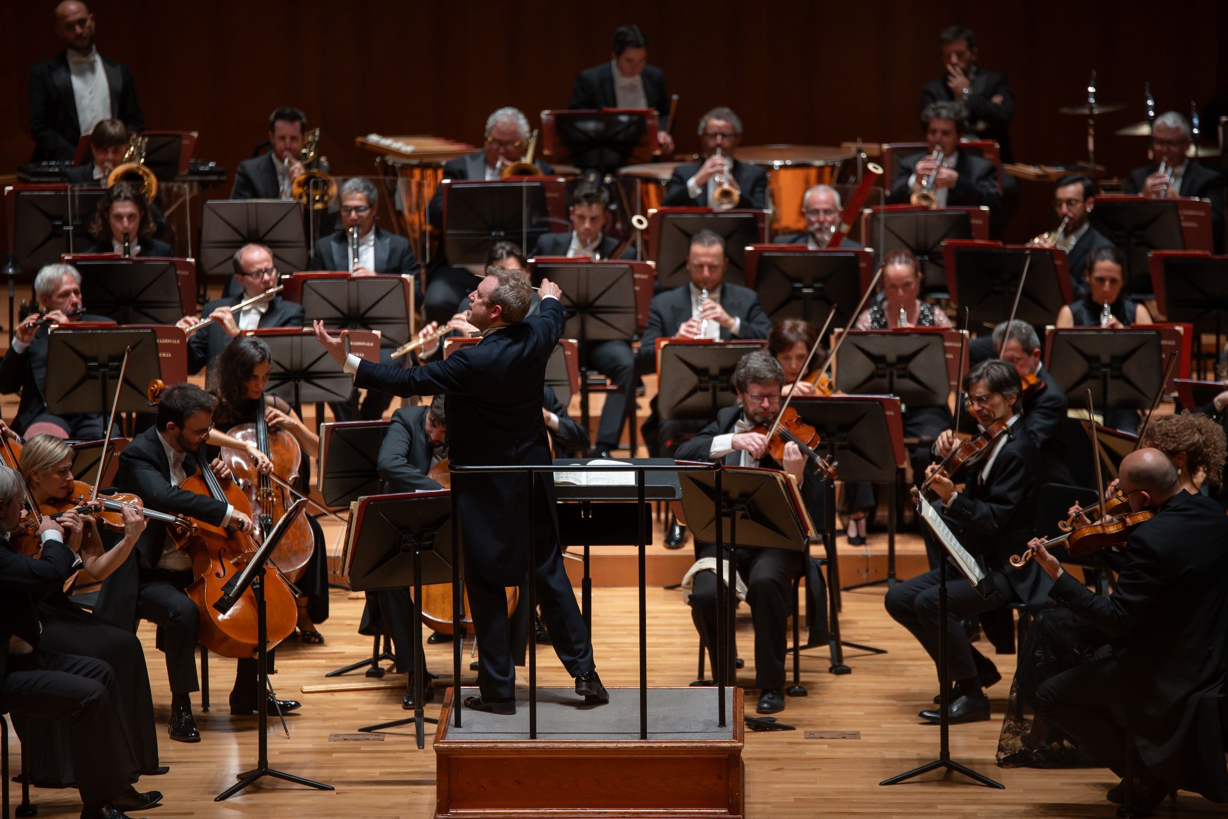 Daniel Harding conducts the Orchestra dell'Accademia Nazionale di Santa Cecilia &copy; Won Hee Lee, courtesy of Vincero