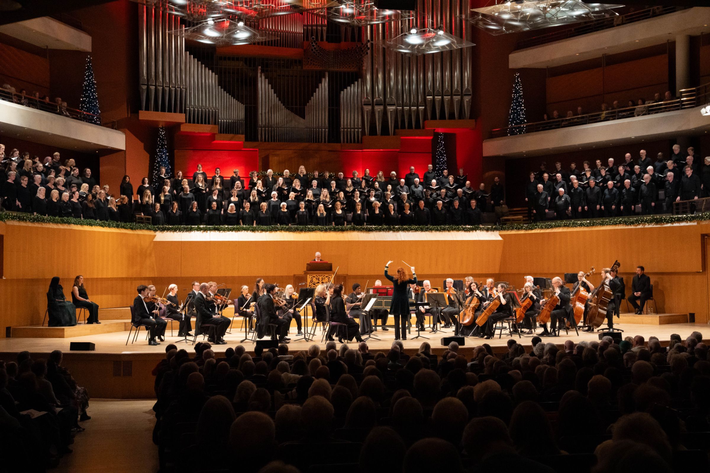 Jeannette Sorrell conducts The Hallé Choir and Orchestra &copy; Sharyn Bellemakers | The Hallé