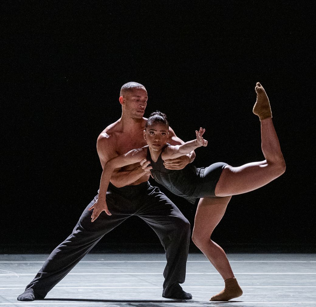 AAADT's Dandara Veiga and Donnie Duncan Jr in Medhi Walerski's <i>Blink of an Eye</i> © Christopher Duggan
